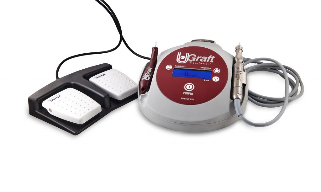 The Dr.UGraft ™ Revolution console includes a convenient foot pedal control system. This allows the operator to control the irrigated graft rescue feature hands-free as they continue working.